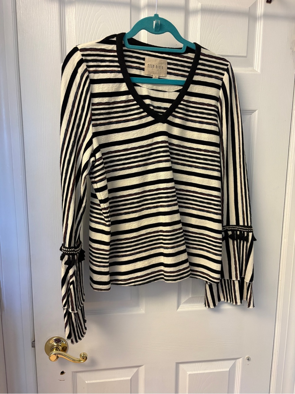 Moon River Black & White Striped V-Neck Long Sleeve Top
